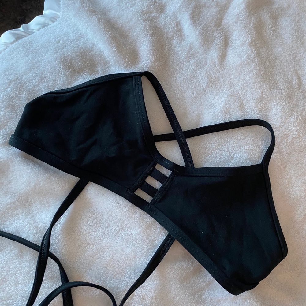 Black jolyn bikini top